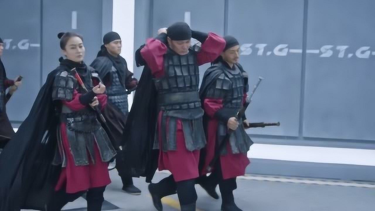 特种部队穿越到秦朝大战秦国士兵杀秦皇当皇帝脑洞大开