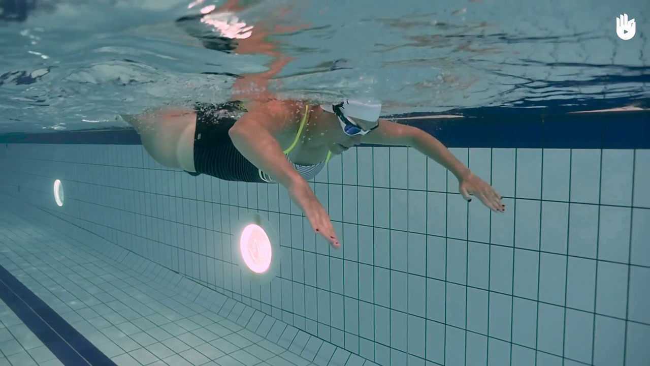 蛙泳手部动作教学视频蛙泳手臂的划水动作练习