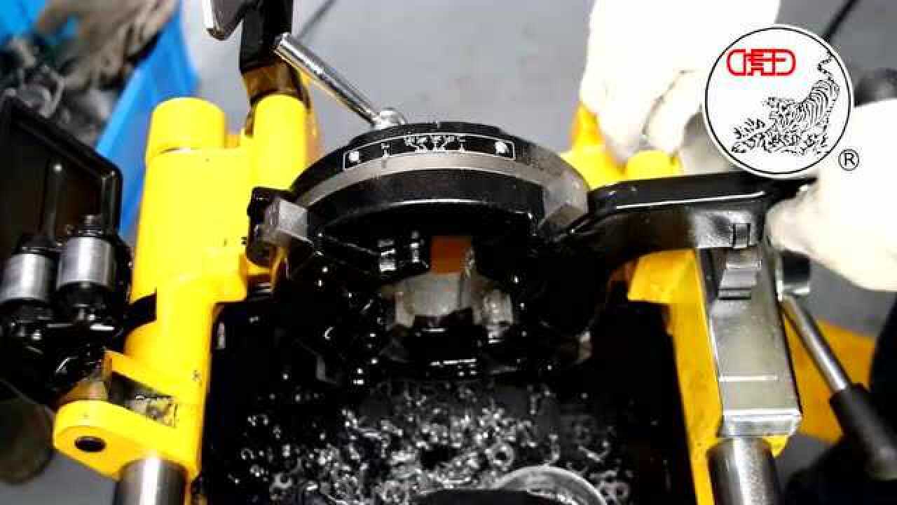 虎王套丝机更换100型板牙操作视频