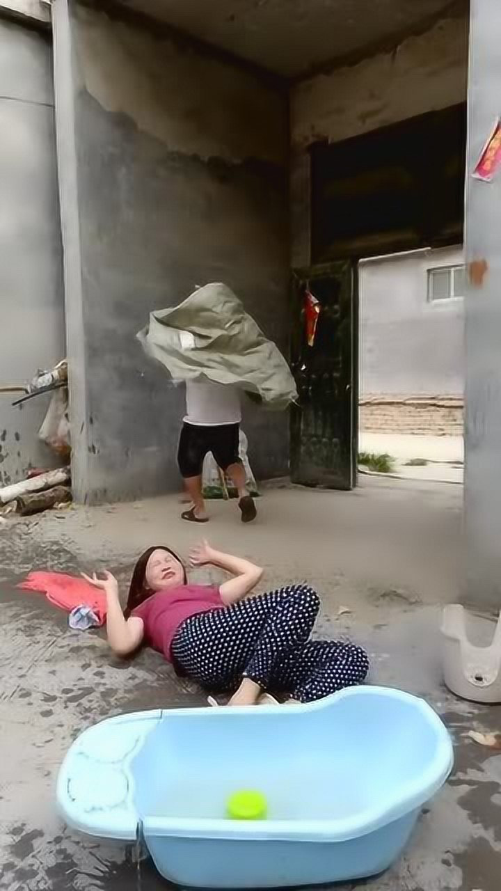 无处安放的扫荡腿专业动作干净麻利快竟然没有被媳妇儿发现