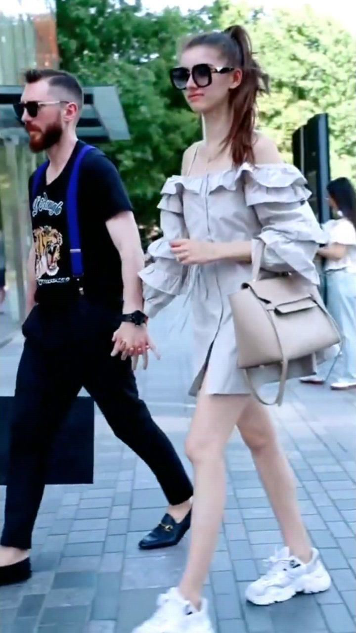 偶遇达莎digi米沙mz永远的手拉手街拍搭配