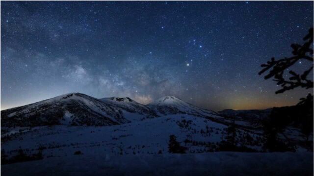 雪山上的夜空,让人铭记很久的夜景,你看过吗?