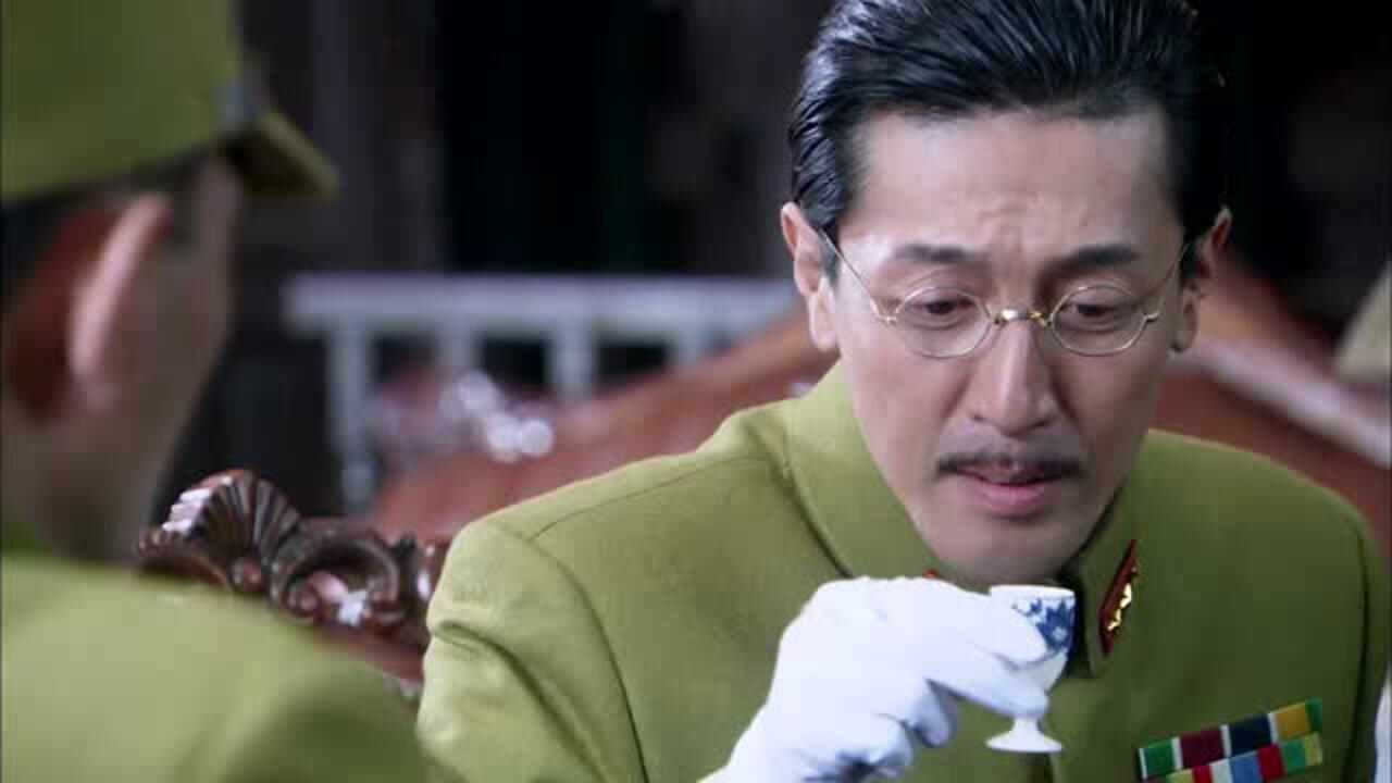 绝地枪王前原佳彦把傅老板送给那五常送行的酒给喝了