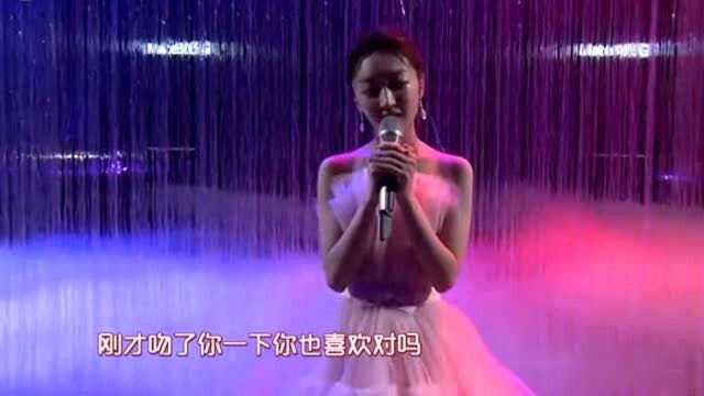 没想到周冬雨唱歌这么好听,演唱《慢慢喜欢你》,真是人美歌甜!