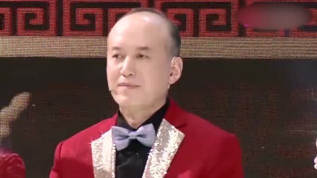 王祖蓝的妈妈惊喜现身,结果母子两长得一模一样,台上瞬间温馨爆棚!