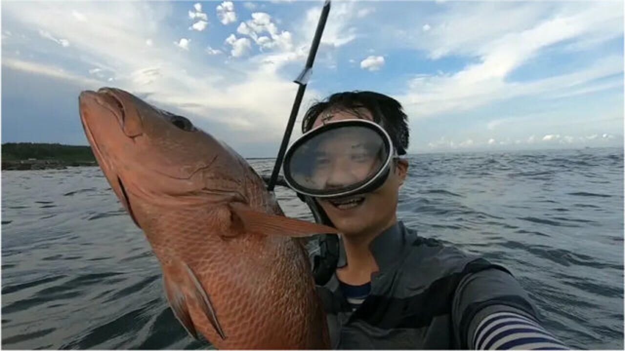 探海漁人:水下暗礁果然又出大魚,好久不見大紅魚都變大胖子了!