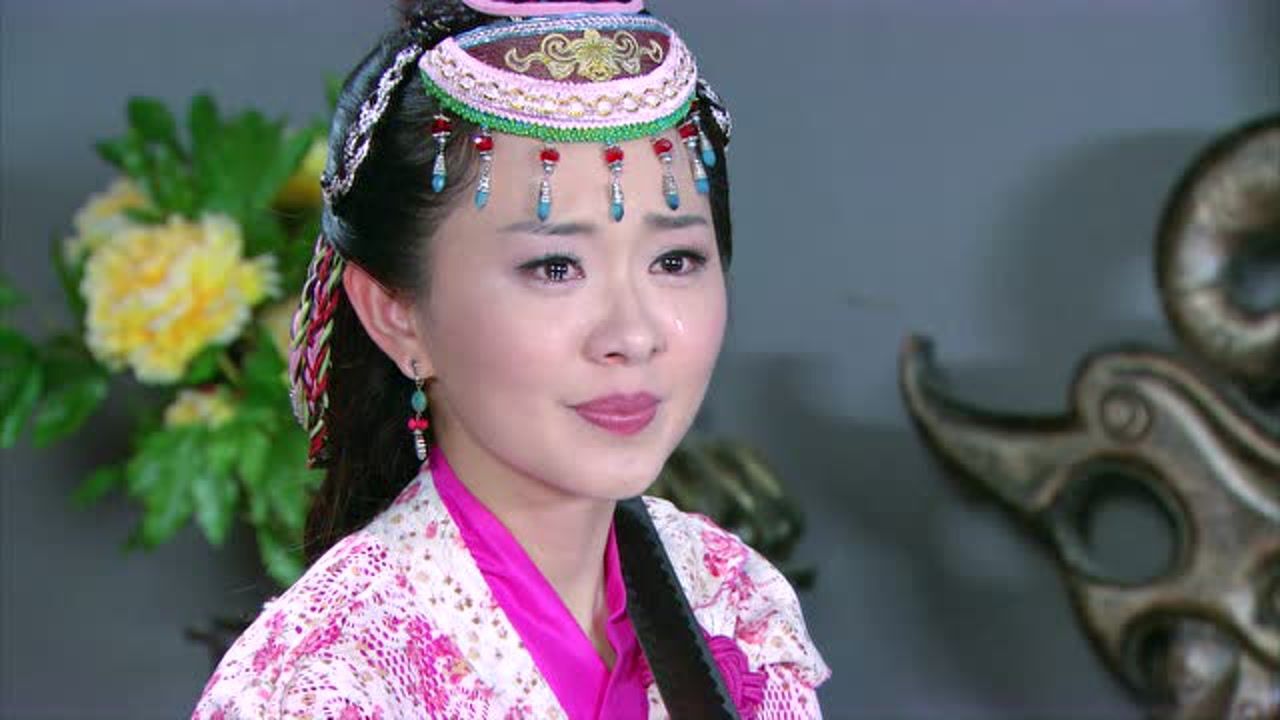 隋唐英雄梨花拿着刀说她从来都是堂堂正正不可能会做出这样的事情