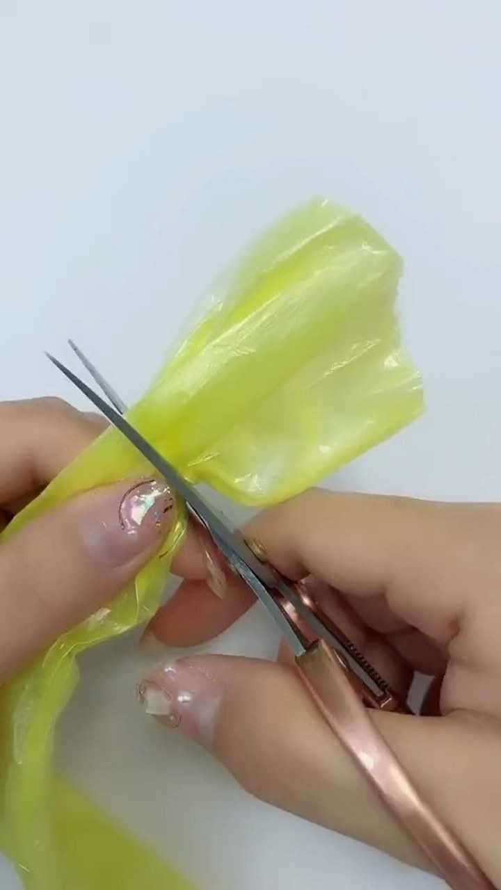 塑料袋还能做成这么美丽的手工花,你学会了么