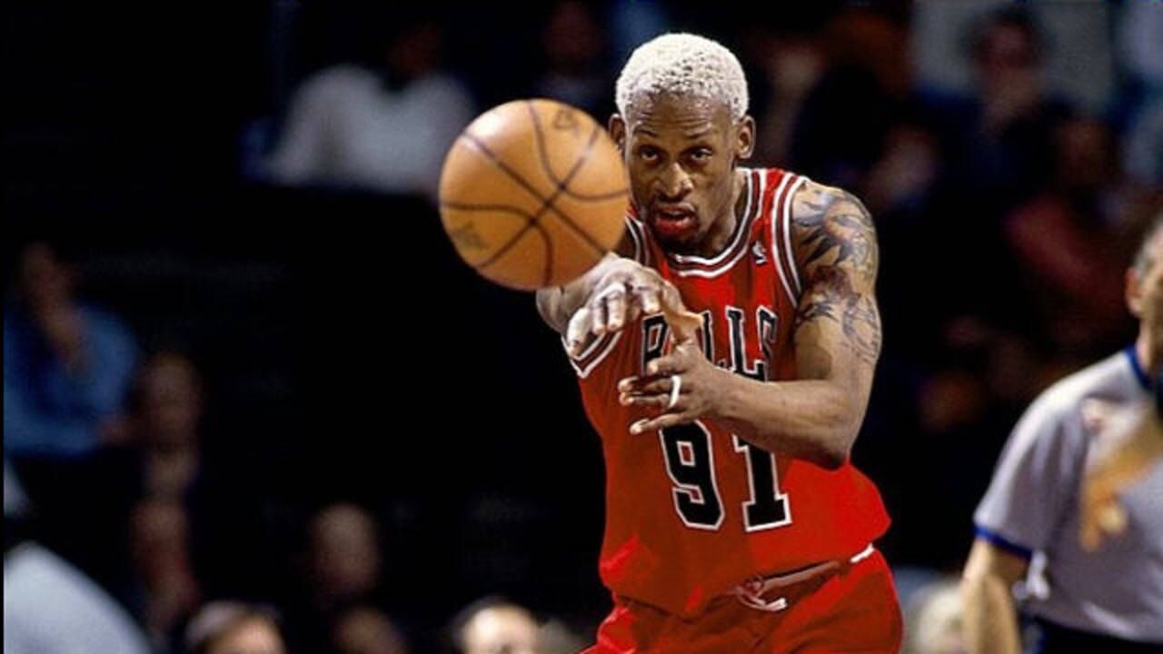 罗德曼只会抢篮板他这手风骚传球连乔丹都赞不绝口