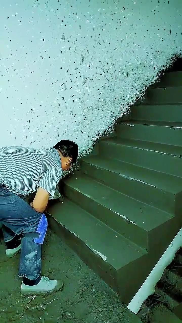 专业粉楼梯踏步,争取做到最好