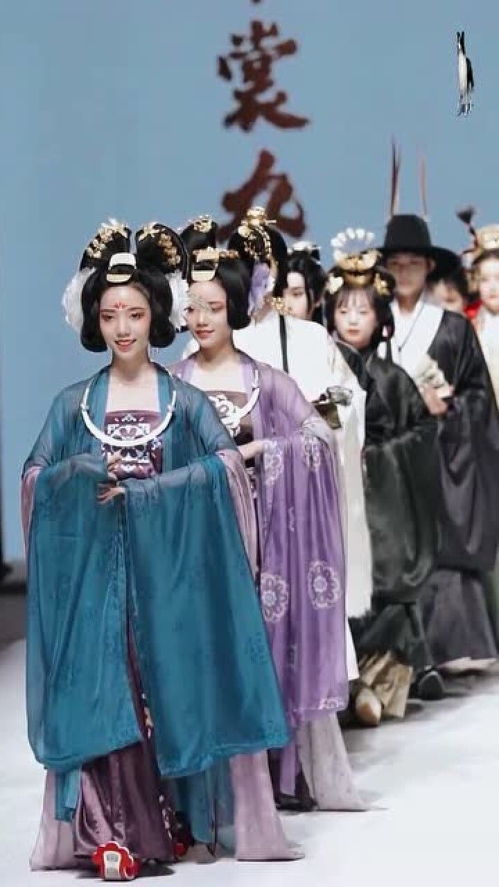 成都萤火虫漫展华裳九州汉服秀,真是一场视觉盛宴啊!