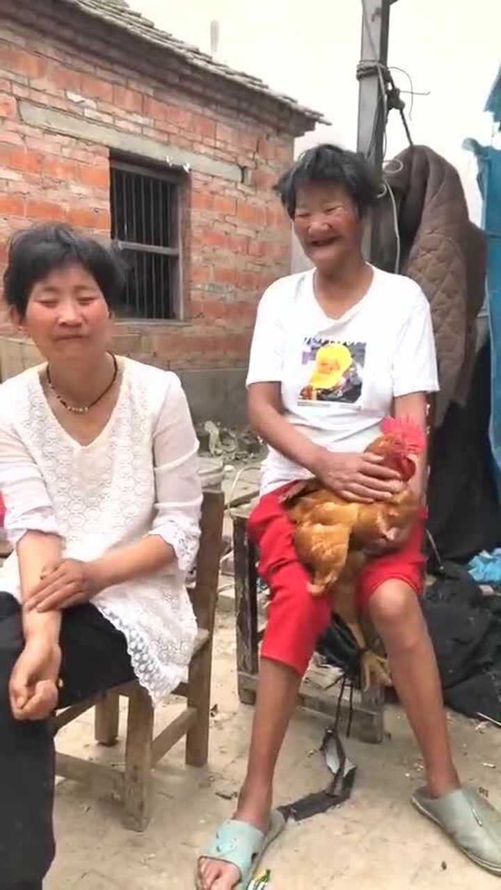 近亲结婚生了6个孩子就有4个是傻子真是造孽啊近亲千万别结婚了