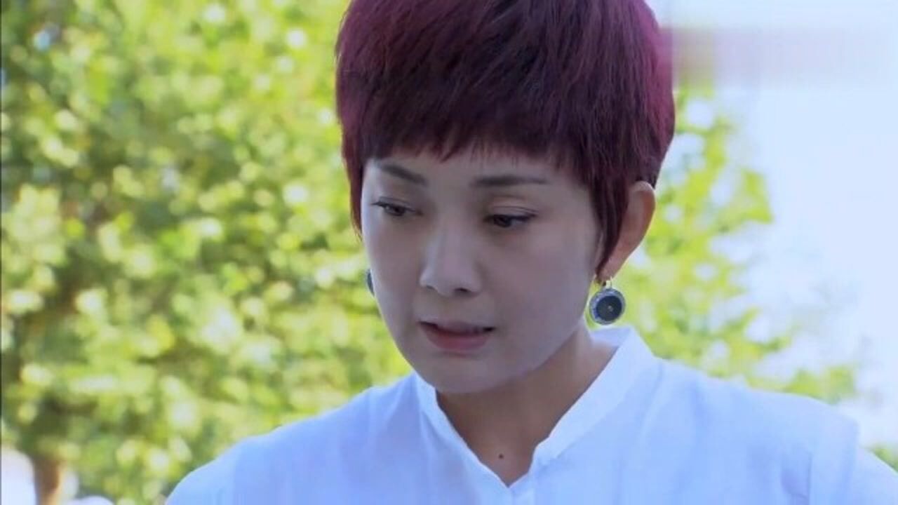 04:29麻辣芳邻:杨过不管老妈叫妈叫杨阿姨,杨琴生气,杨过拔腿赶紧跑