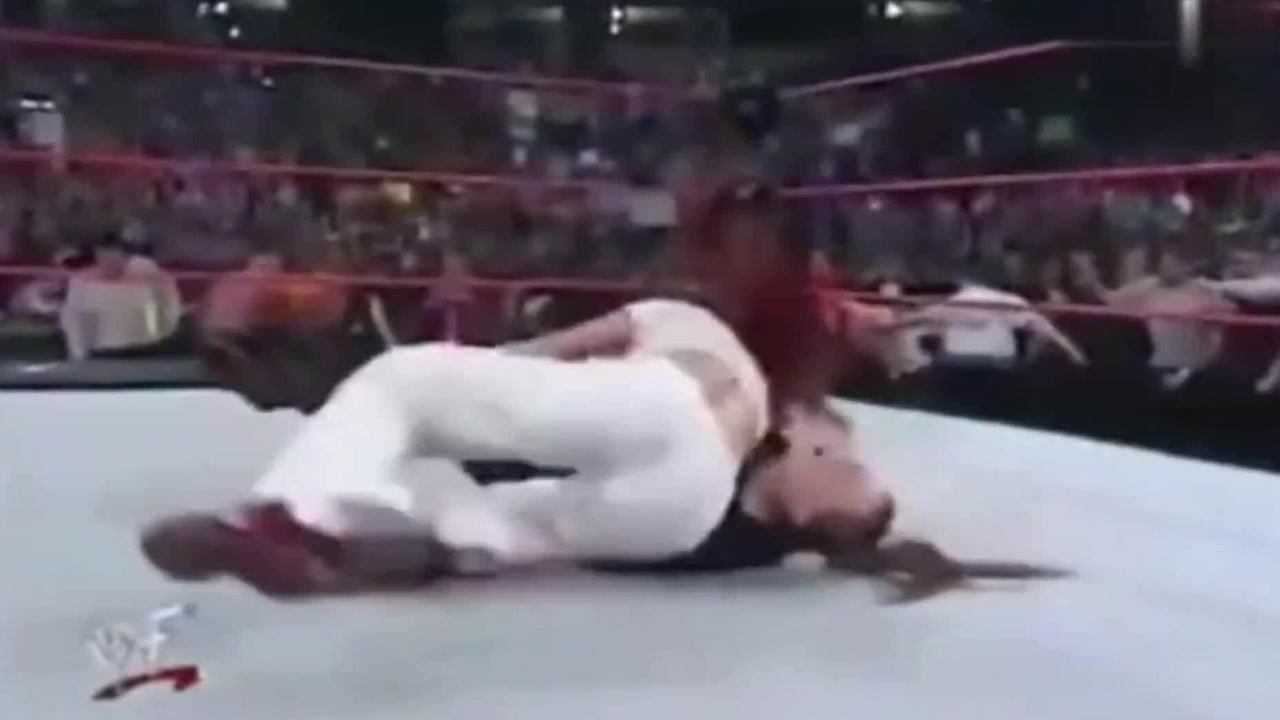 WWE：女子摔跤，撕衣抓裆，身材火辣！太精彩了！_高清