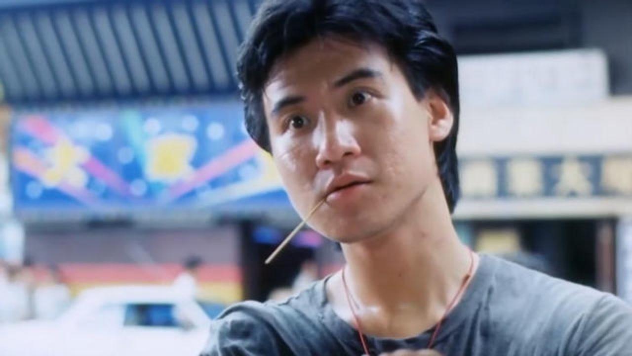 小伙不怕死竟敢叫乌蝇哥卖鱼丸的气得乌蝇哥差点发火