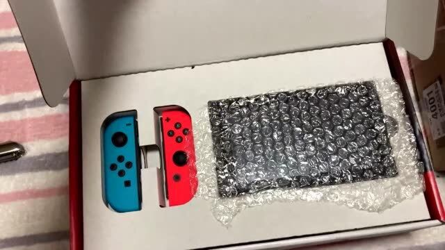 二手和全新国行switch开箱对比,全新的好像翻车了