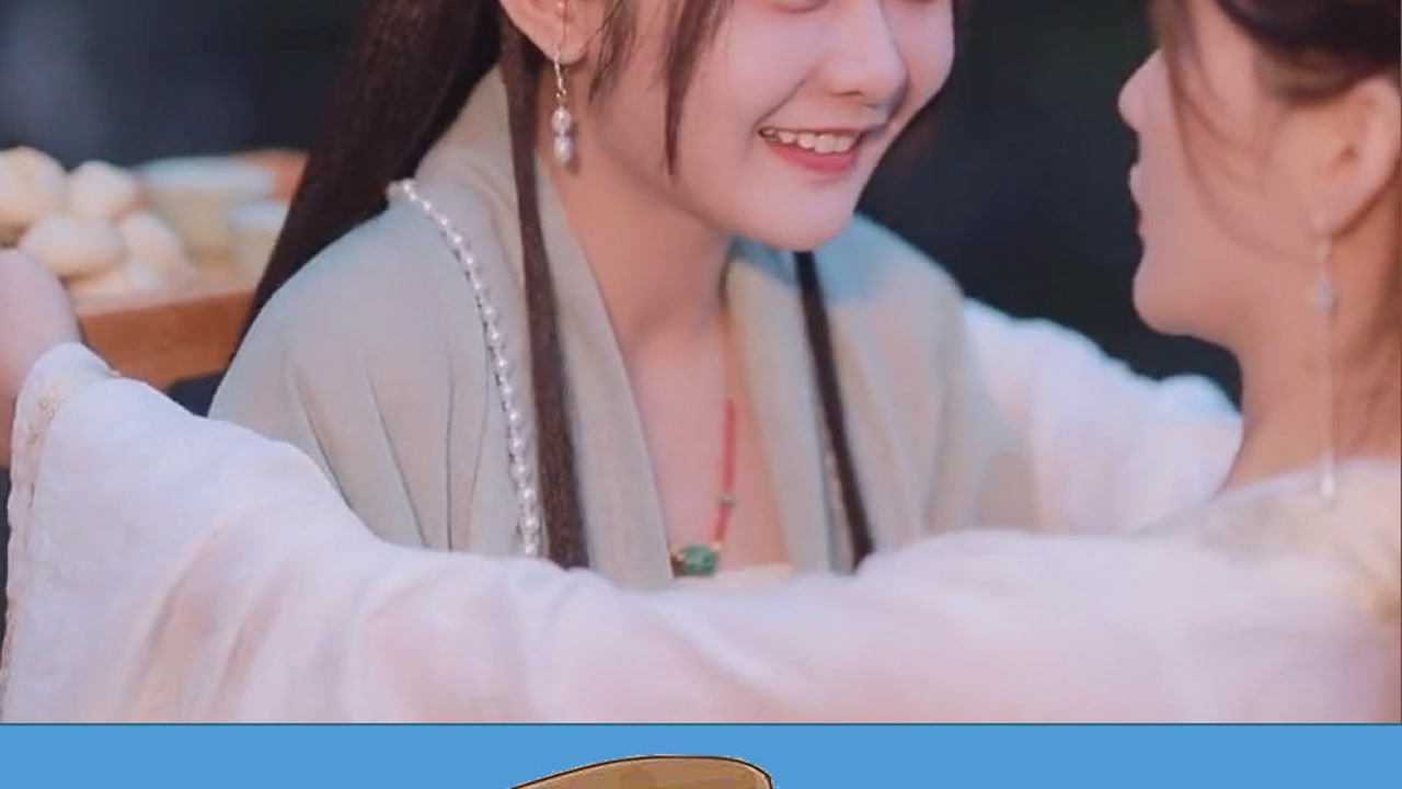 再看就把你吃掉  #汉服  @杨伊墨  #杨馥羽