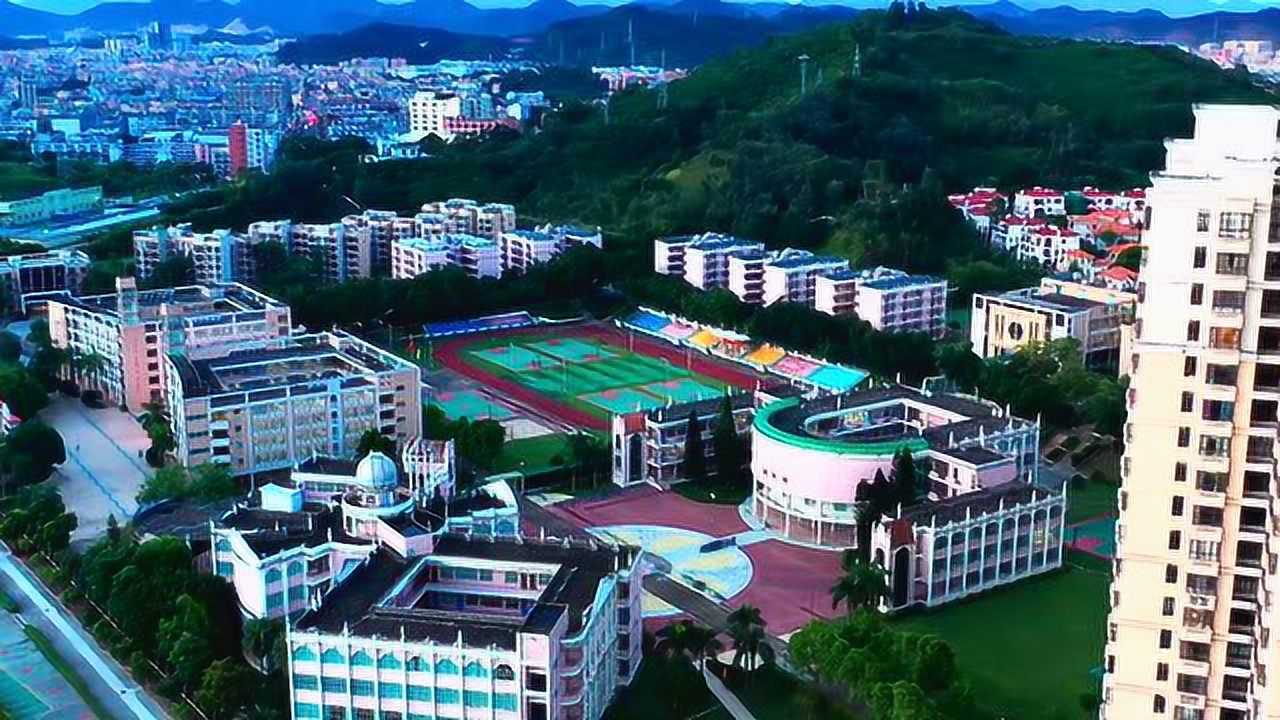 东莞市新世纪英才学校校园航拍