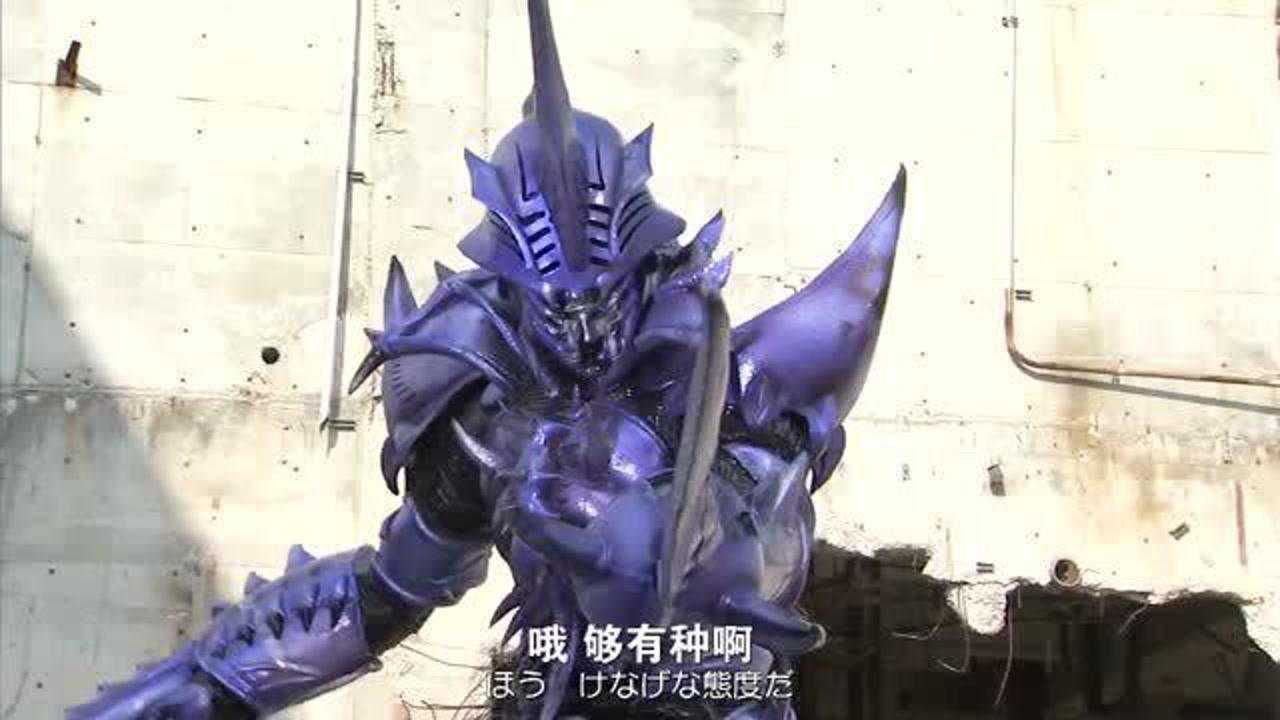 假面骑士甲斗王剑蝎英雄救美太帅气了