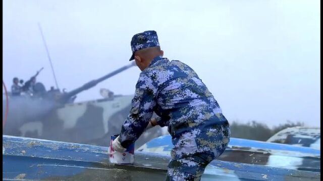 火蓝刀锋:全军演习,三剑客边当俘虏边战术学习,备战特种兵大赛