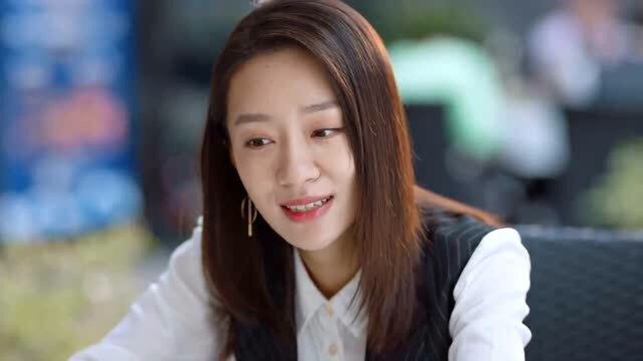 百岁之好时莹为了秦越坏事做尽时莹泪目啦找庄菲借酒浇愁啦