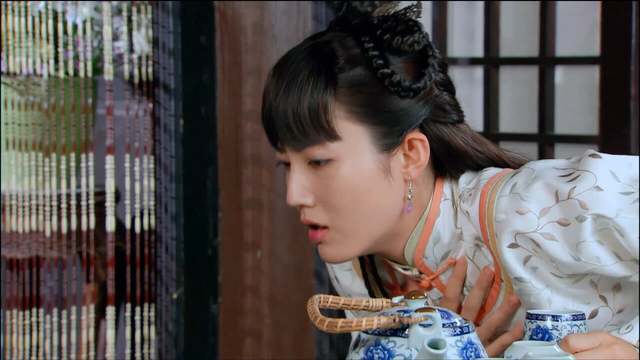 糊涂县令湘菱身体不适恶心干呕大夫来给她把脉竟是怀孕了