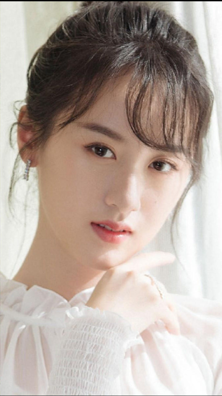 琉璃云歌会成毅递话筒给冰妍袁冰妍不敢拿这是什么意思