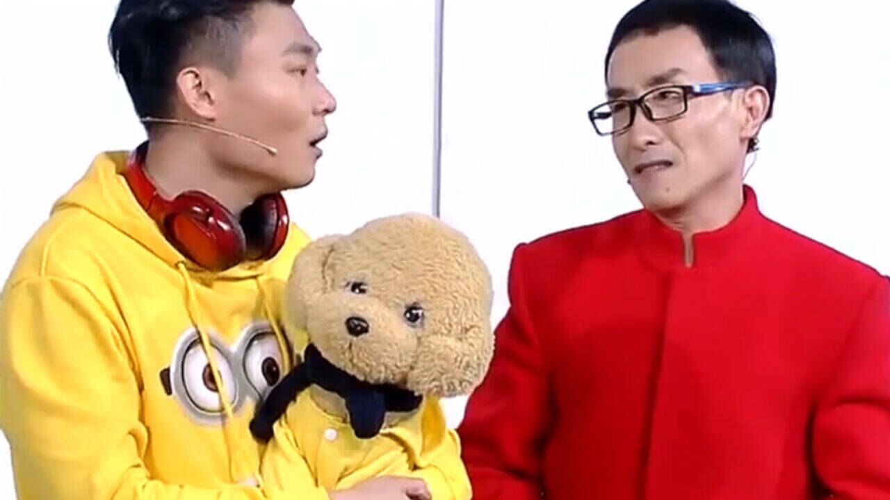 巩汉林巩天阔父子同台说小品,巩汉林包袱不断,但是巩天阔也不输"老头"