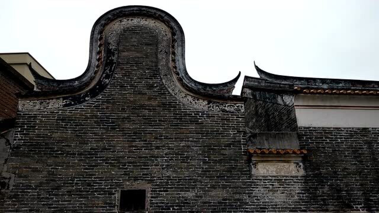 罗定市平南村古建筑群,以黄氏宗祠为中心的建筑群,有二百年多年历史!