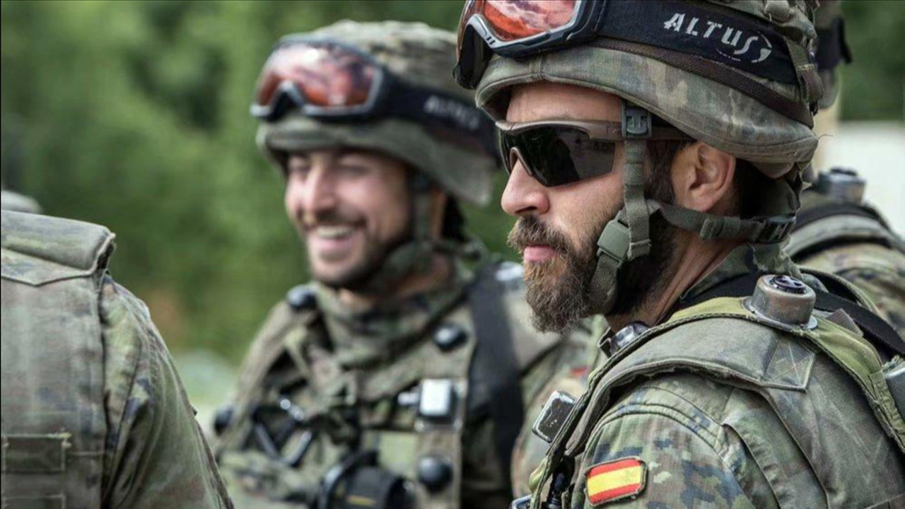 自制反恐动作大片之西班牙特种部队,土豪装备加身战斗力爆表