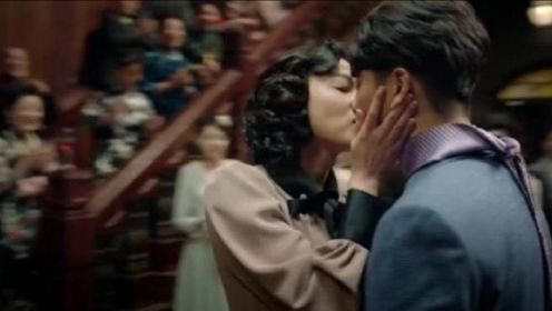陈坤万茜入戏太深，导演早已喊停两人无法自拔，最后献上发自内心的一吻