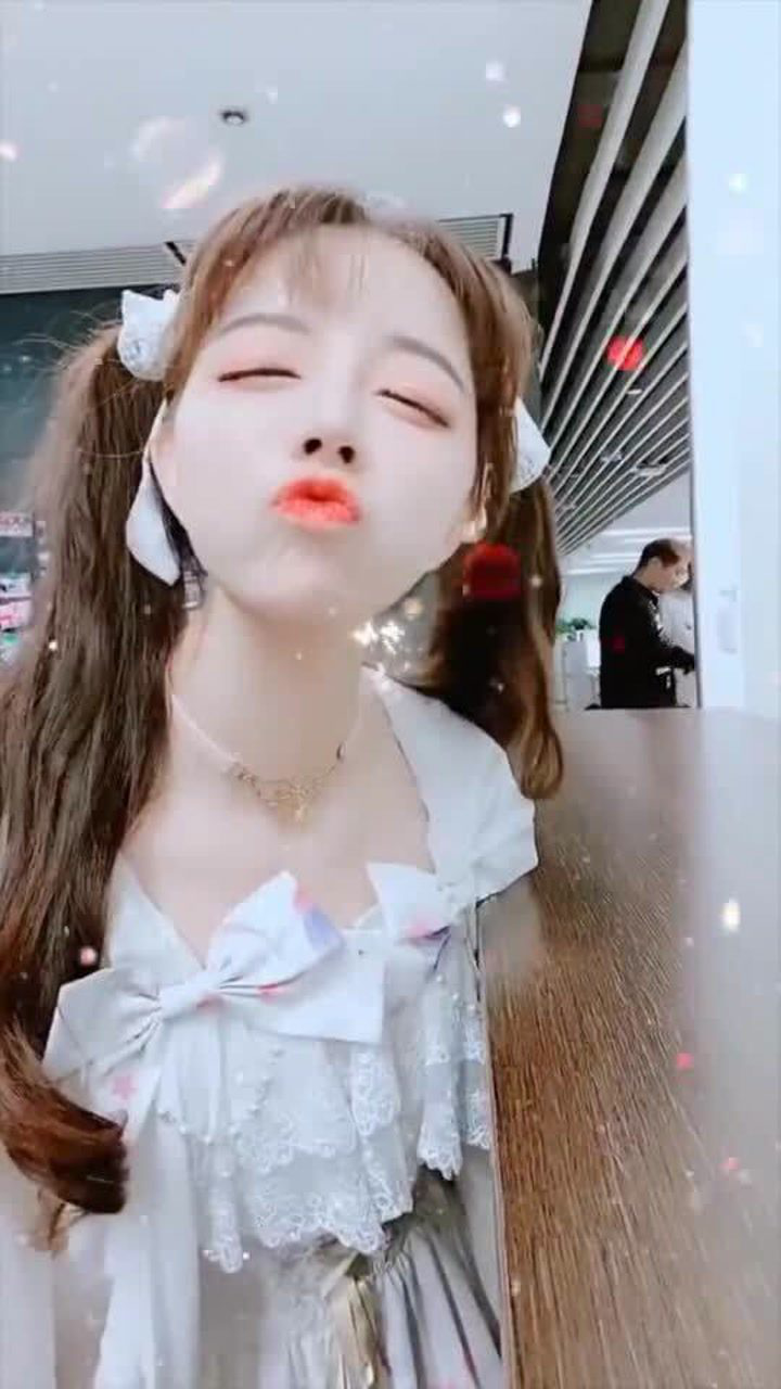 召唤草莓果冻你们的王奕萌