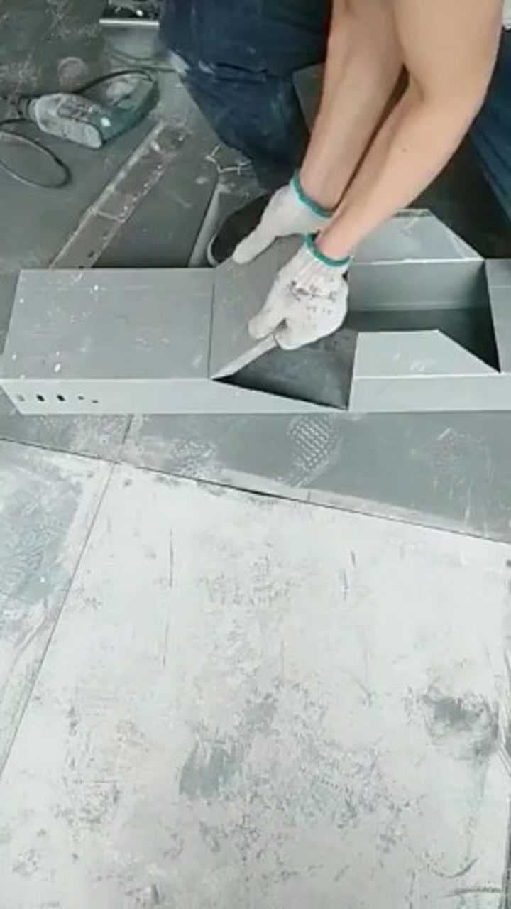 老电工教你制作桥架