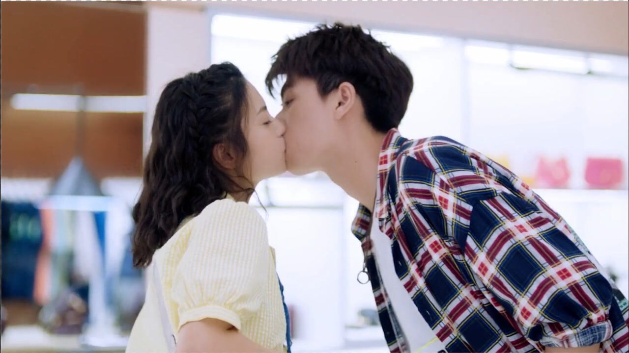 任宥纶张雅钦心动的荧屏初吻确认过眼神是我羡慕的爱情了