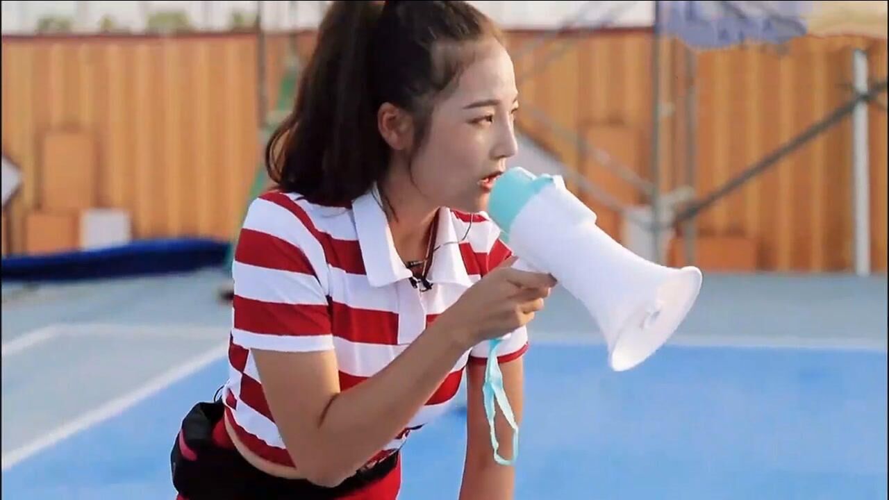 摇啊笑啊桥:绵羊队小姐姐教摇桥技巧,卖力狂扭气势足,太生猛