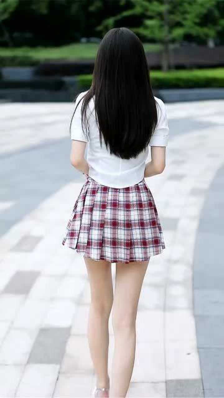 我也不知道,现在的高中生为什么腿这么长?