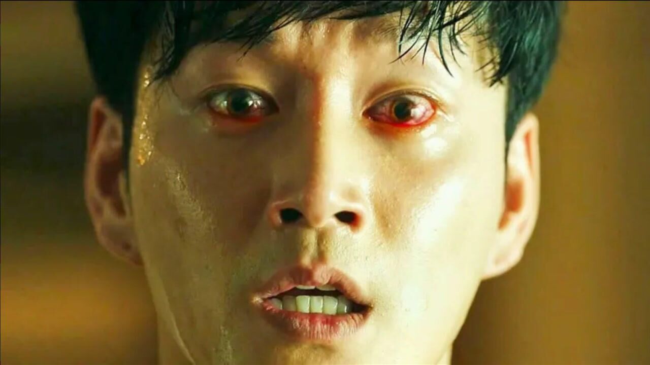 丧尸大片神秘丧尸病毒席卷韩国感染者眼睛变红见人就咬