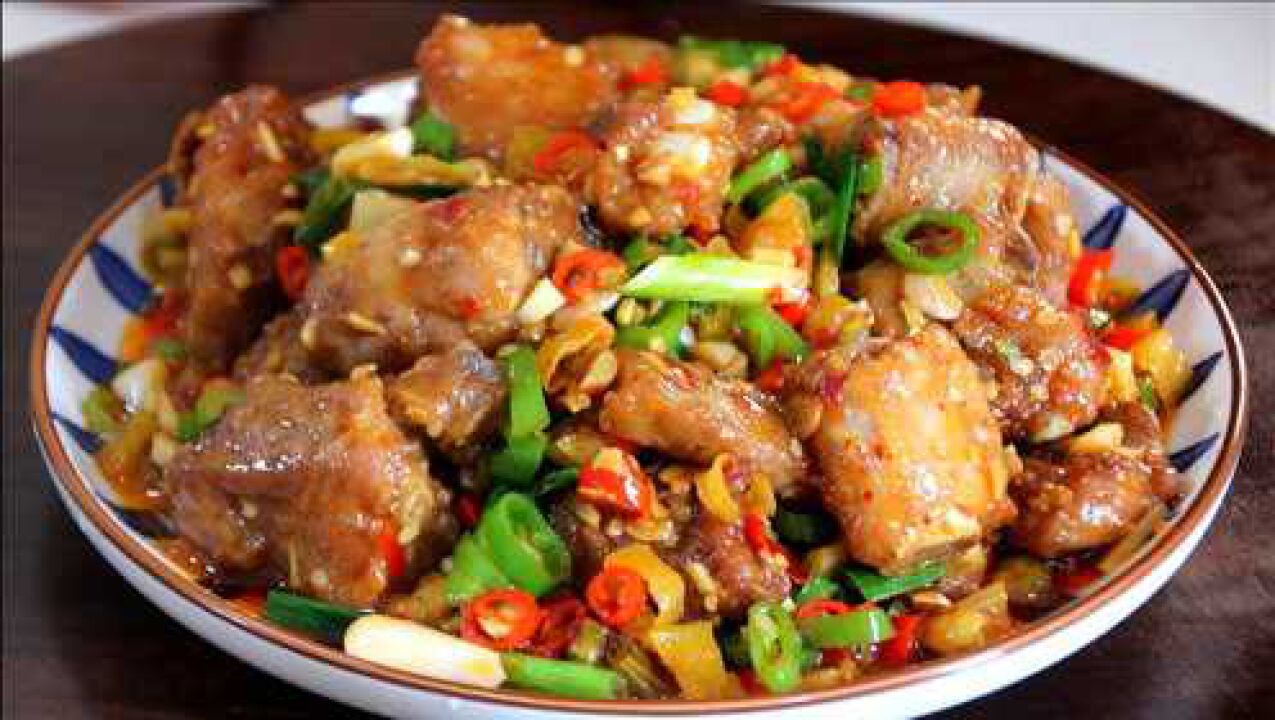 湘妹子教你做小炒排骨排骨的经典做法鲜香味美好吃又入味