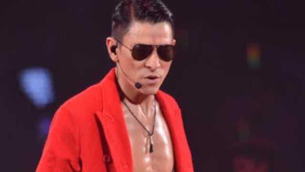 刘德华演唱会版《冰雨》,重温怀旧音乐,值得拥有_腾讯视频