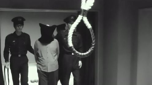 锁闭病房：男人犯了死罪，被套上头套，进行绞刑。