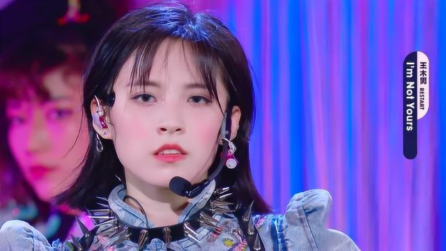 美女唱跳俱佳,龙丹妮评价眼神很吸引人【明日之子】