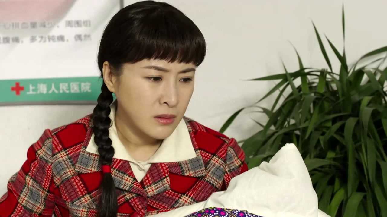 养母的花样年华林秋雯抱着墩子找到医院却看到秦子秋躺在床上昏迷不醒