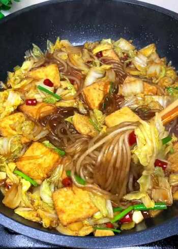 干粉白菜这样做,简单超下饭全家都爱吃,家常菜