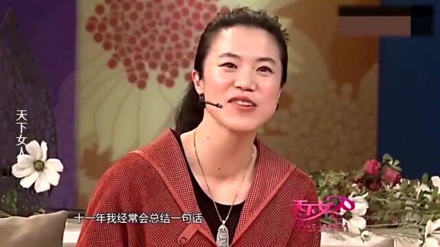 王楠儿子罕见亮相,现场模仿伊藤美诚发球,姿势夸张逗笑马琳!