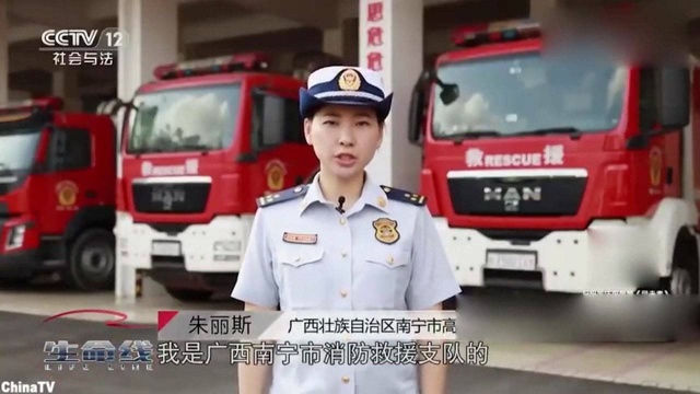 回顾:还敢把电动车骑上电梯?电动车在电梯里自燃爆炸,女子瞬间被吞噬