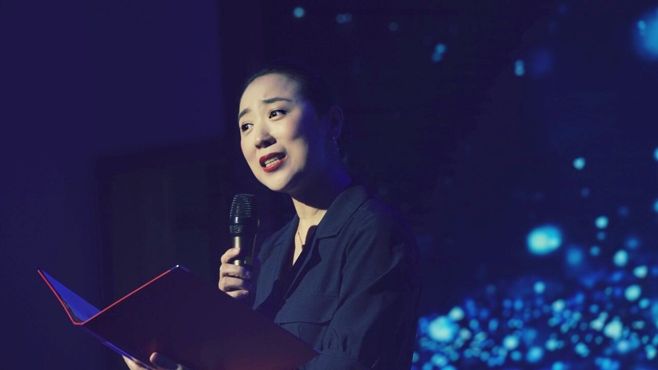 《当我真正开始爱自己》作者卓别林朗诵刘静