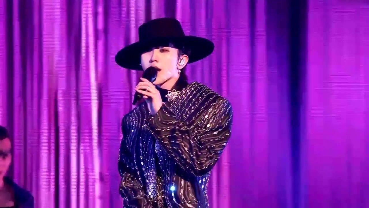 蔡徐坤2021个人巡回演唱会《情人》现场版 官方舞台来啦！_腾讯视频