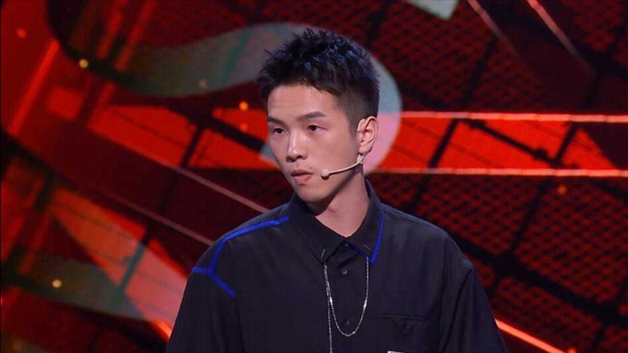 豆豆不愧是脱口秀表演大王,谈自己参加综艺节目的经历,一个动作就是一