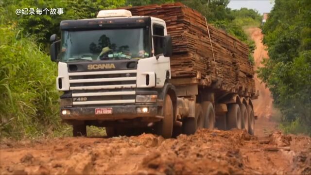 亚马逊泥泞不堪的道路700公里路程走5天,会漂移的客车你敢坐吗