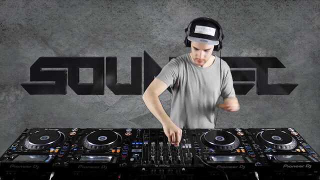 大神 SOUNTEC  Performing on 4 Decks 超赞现场混音